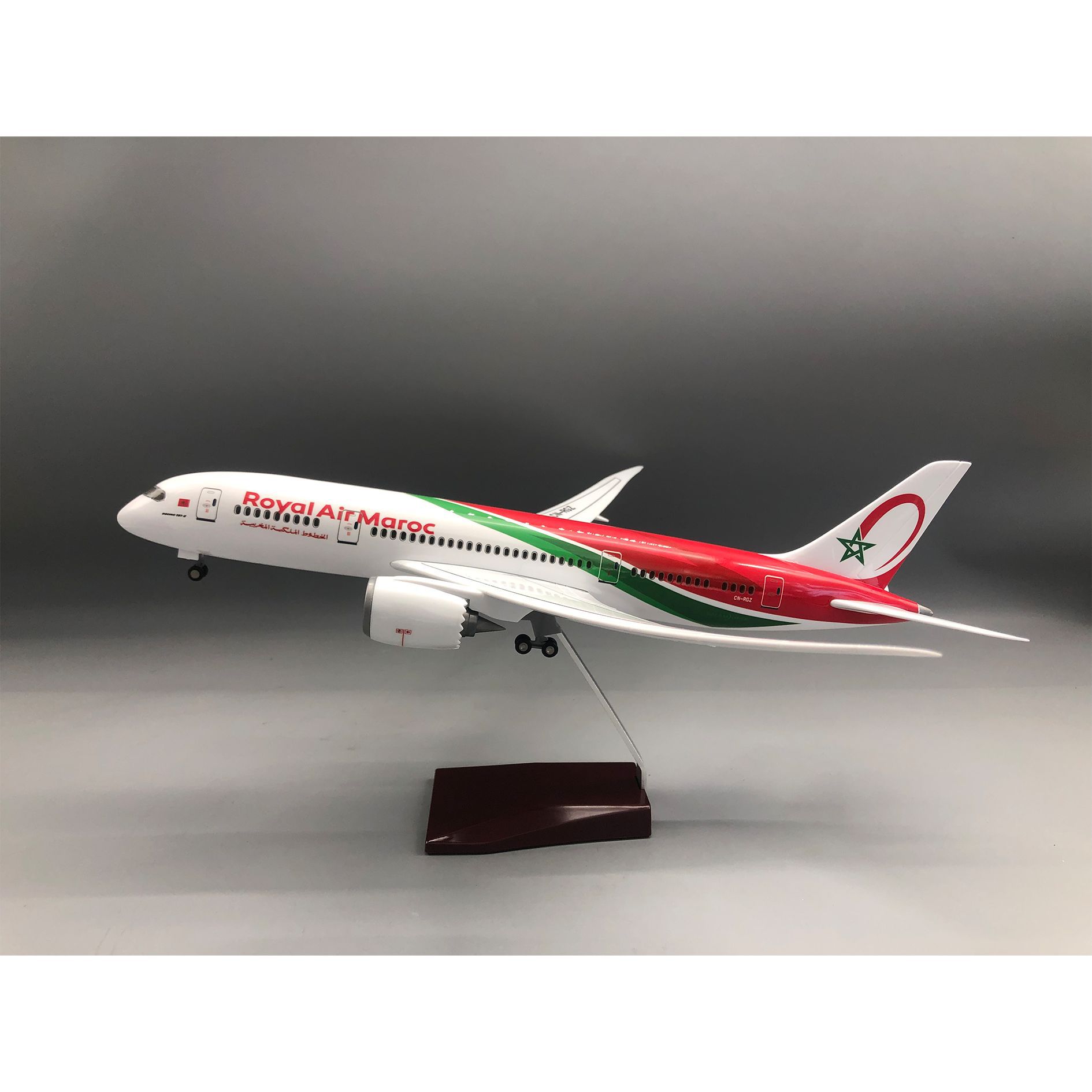 Office Technology - Royal Air Maroc 787 Flugzeugmodell im