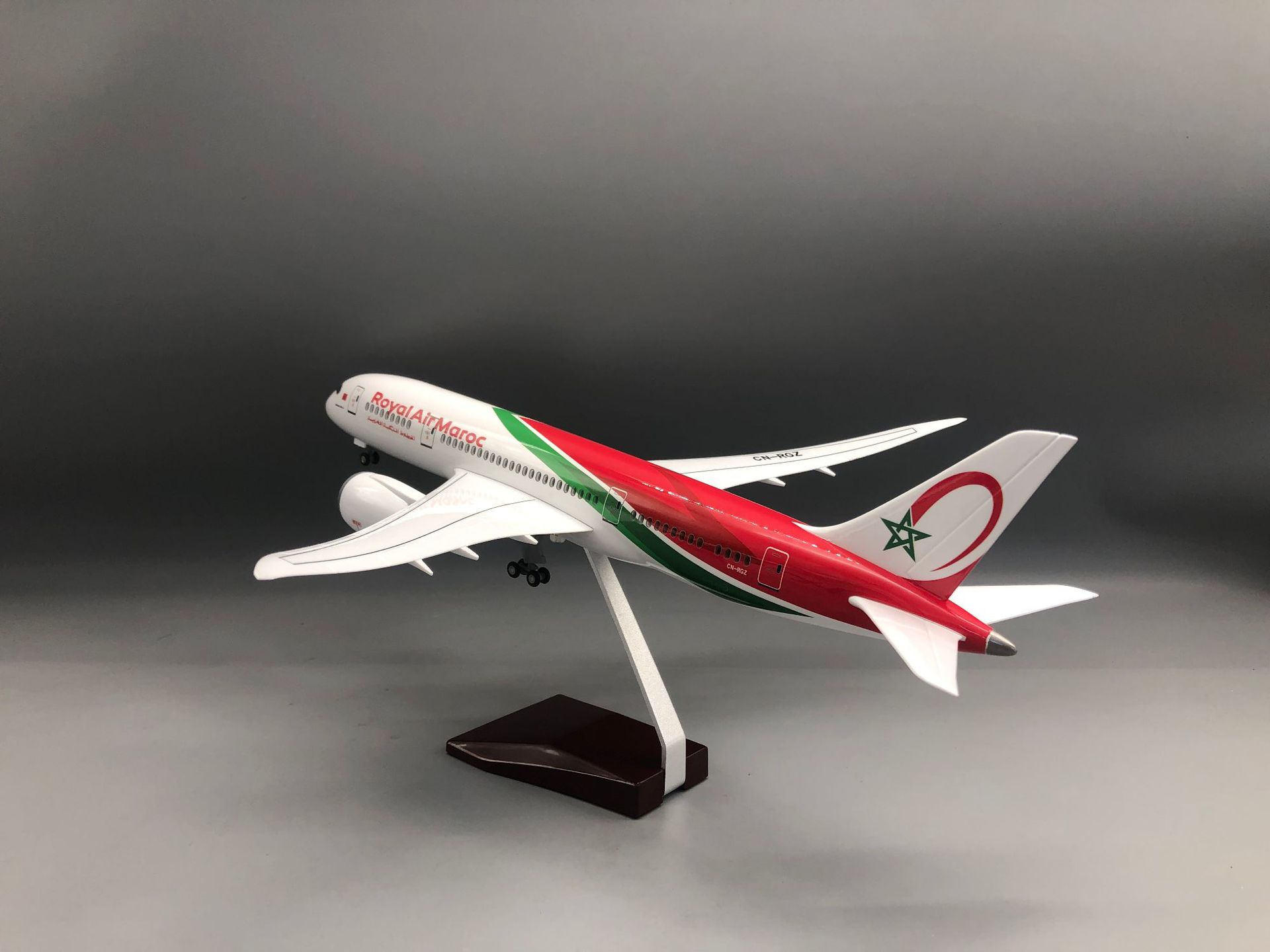 Royal Air Maroc 787 Flugzeugmo – Office Technology Bewertung und Preis